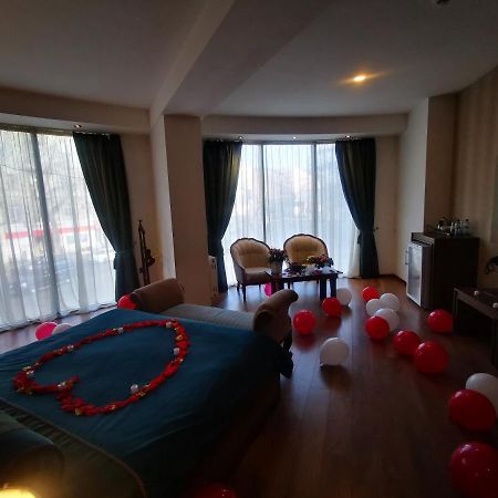 Green Queen Hotel Tbilisi Ngoại thất bức ảnh