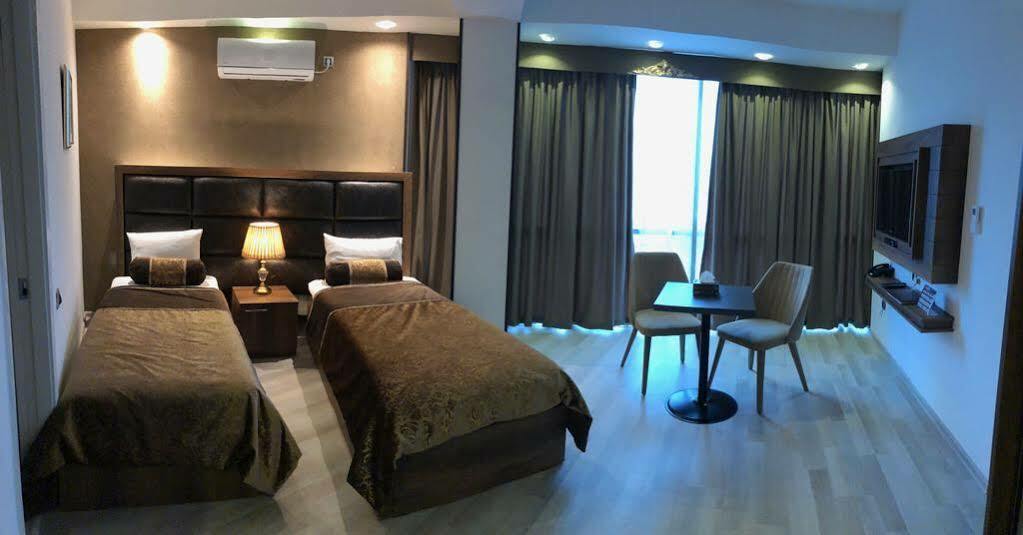 Green Queen Hotel Tbilisi Ngoại thất bức ảnh