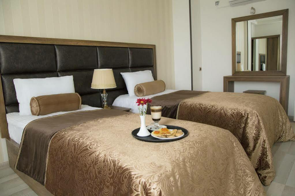 Green Queen Hotel Tbilisi Ngoại thất bức ảnh