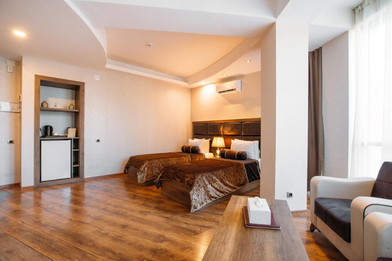 Green Queen Hotel Tbilisi Ngoại thất bức ảnh